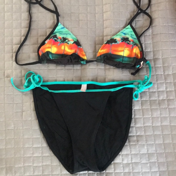 Vs string bikini - Picture 1 of 3